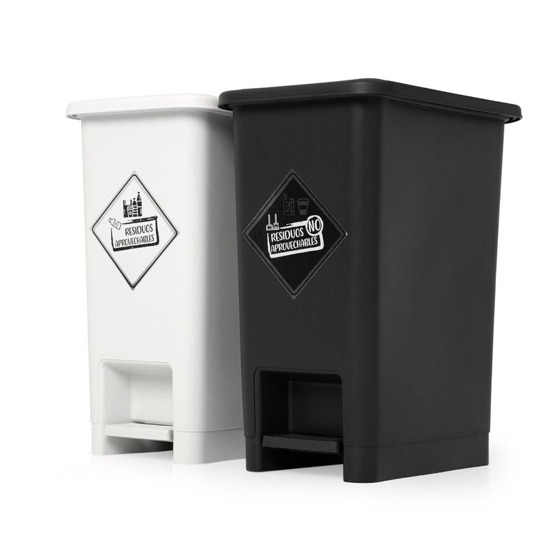 Caneca de basura / Papelera negra de 13 litros con pedal